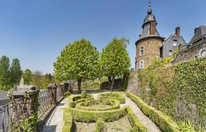 Ruines château-fort Dalhem, Belgium